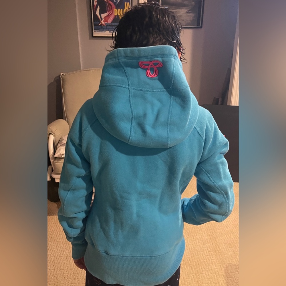 TNA (TNAction for Artizia) blue zip hoodie (S)